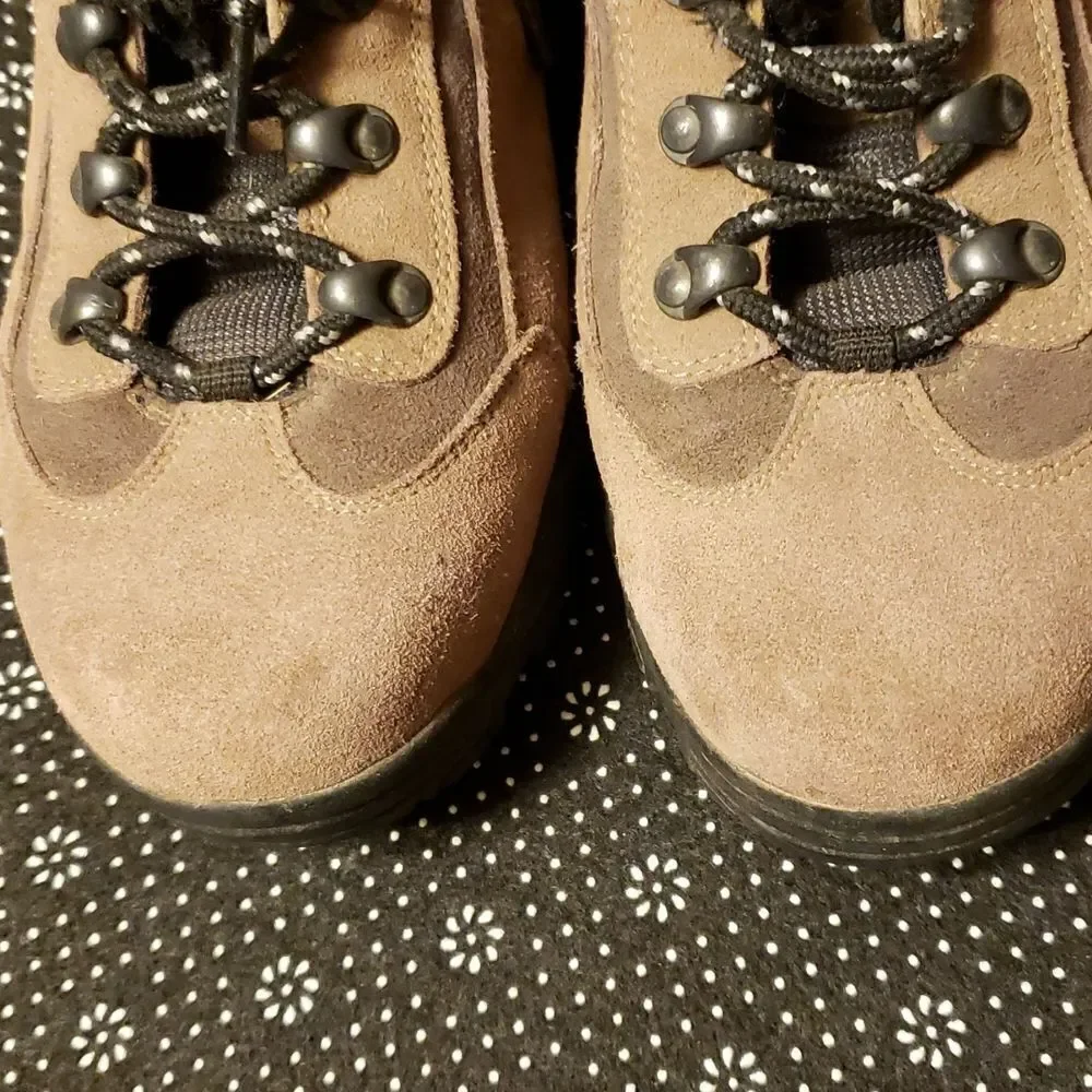 *Nevados hiking boots, Size 10 (44), tan